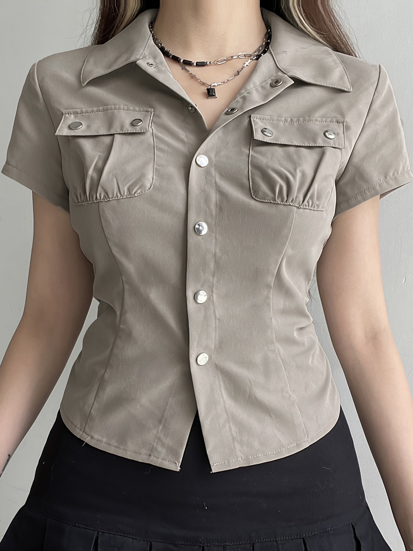 Women's Retro Cargo Shirt with Multiple Pockets & Snap Closure - Short Sleeve Button-Up Summer Top, Breathable Fabric, Machine Washable, Casual Streetwear Style, Casual Attire, Nontransparent Fabric, Structured Design