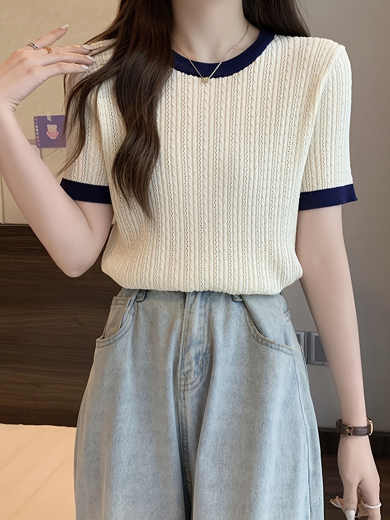 Women's Contrast Color Trim Round Neck Short Sleeve Sweater - High Elasticity Casual Pullover, All-Season Regular Fit Top with Navy & White Trim, Soft Stretchy for Everyday Casual Wear, Cute Sweaters