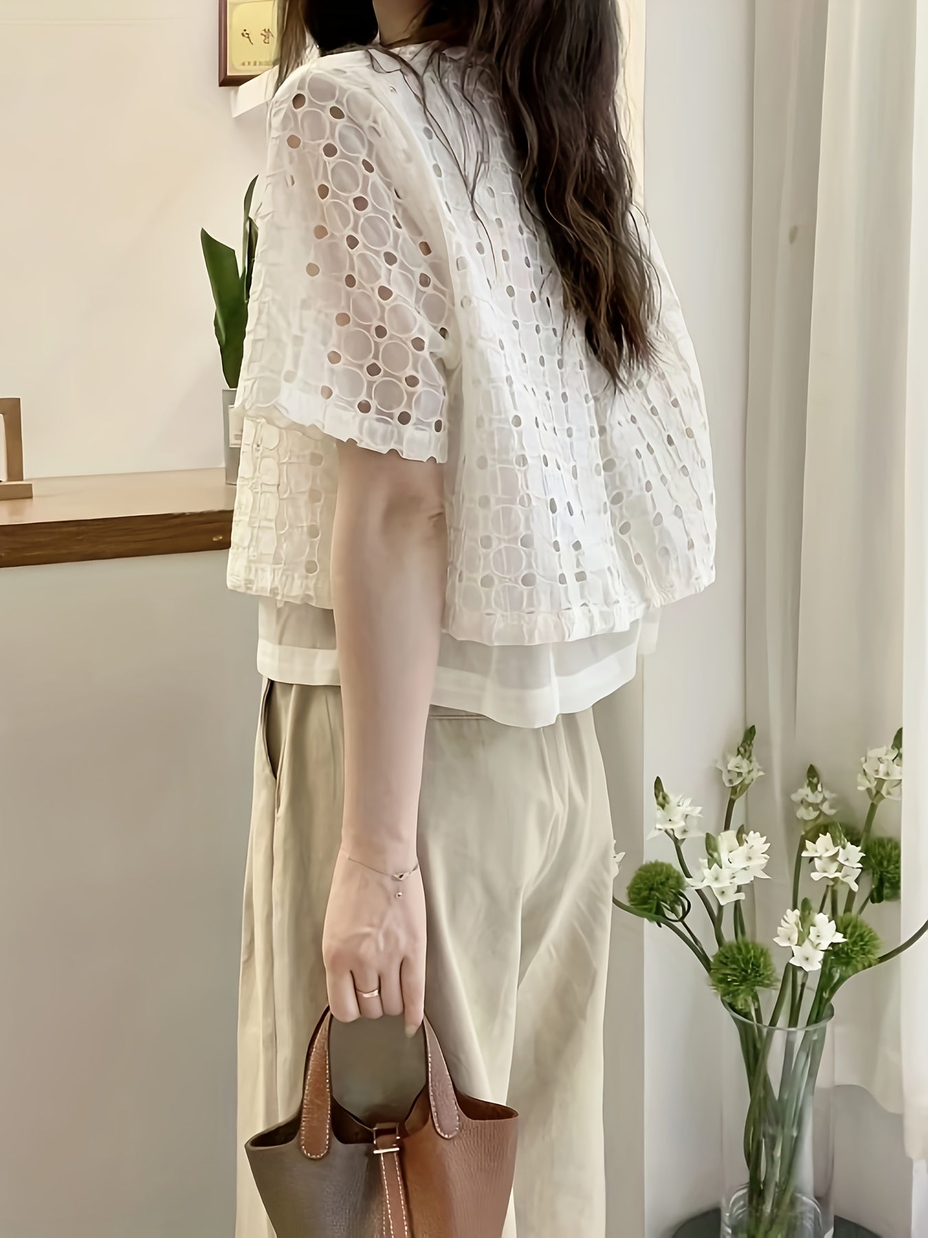 1 Women'S Summer Fake Two-Piece Short-Sleeved Shirt - Hollow Hook Flower Round Collar Open Single-Breasted Design, Loose, Thin And Breathable, Hollow Outer Layer And Thin Inner Lining, Comfortable And Versatile, Fashionable And High-End