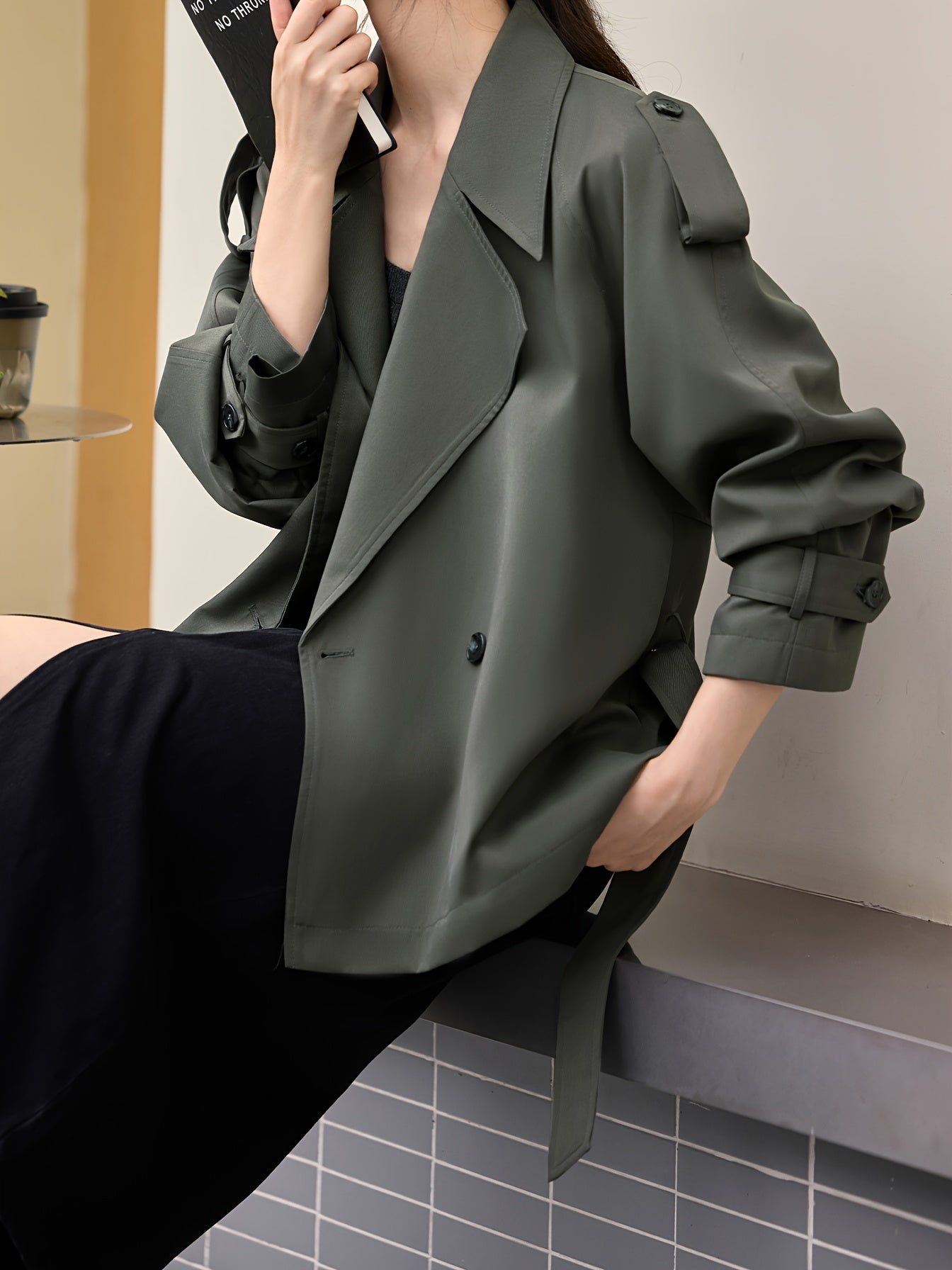 XWI Women's Chic Short Trench Coat - Relaxed Fit British Style, Green Polyester Jacket with Pockets, Casual Elegance for Spring Outfits