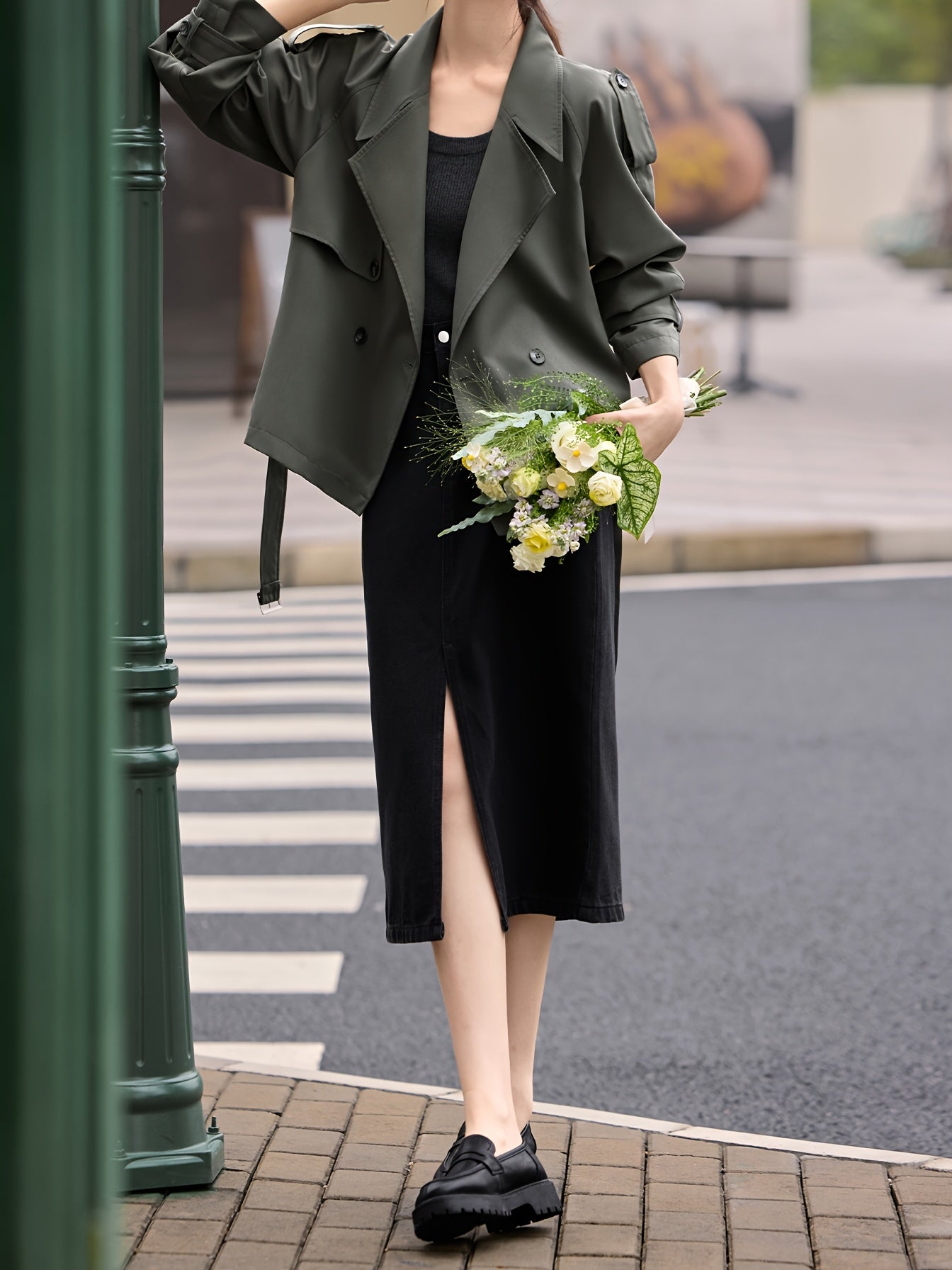 XWI Women's Chic Short Trench Coat - Relaxed Fit British Style, Green Polyester Jacket with Pockets, Casual Elegance for Spring Outfits