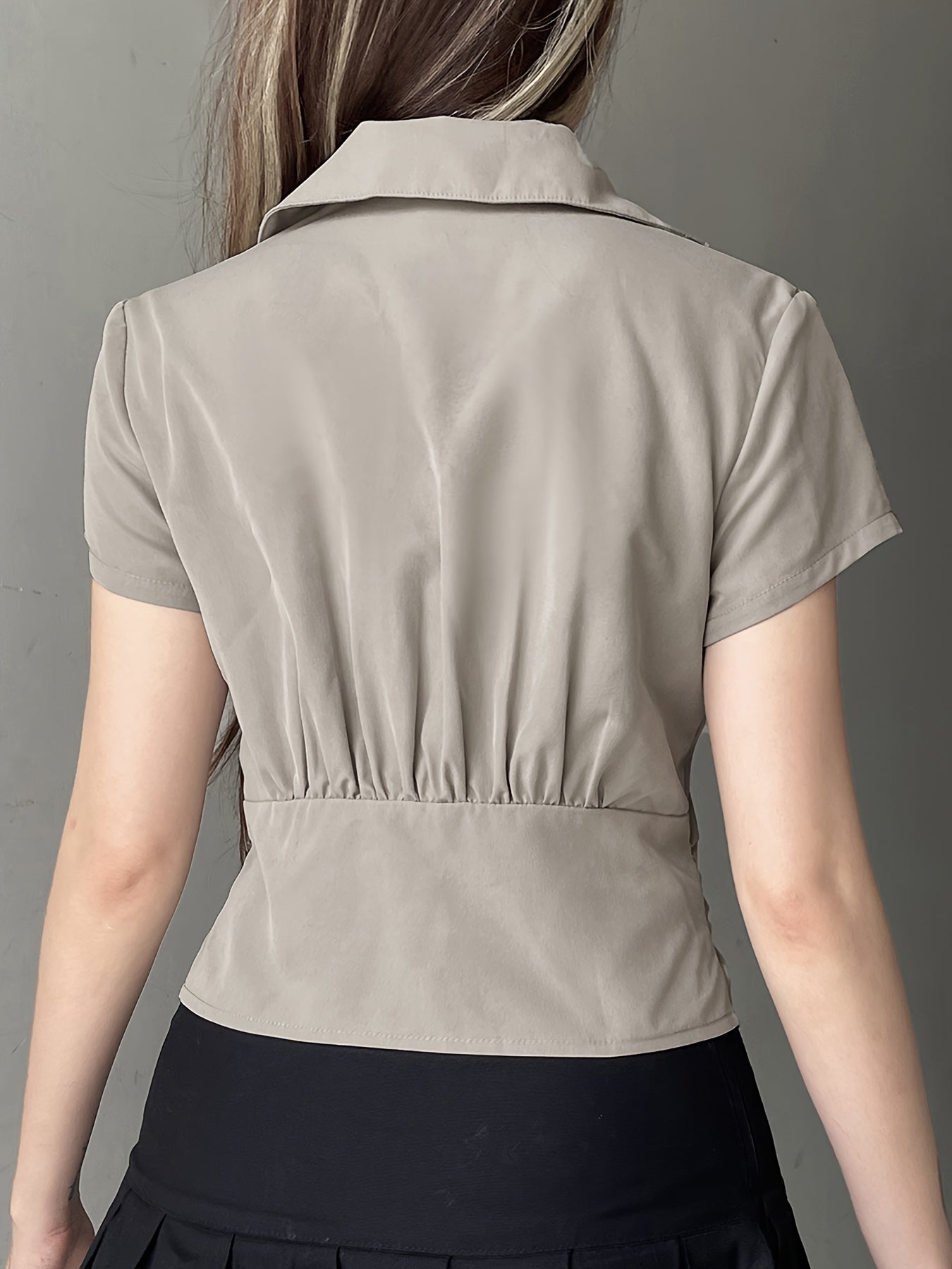 Women's Retro Cargo Shirt with Multiple Pockets & Snap Closure - Short Sleeve Button-Up Summer Top, Breathable Fabric, Machine Washable, Casual Streetwear Style, Casual Attire, Nontransparent Fabric, Structured Design