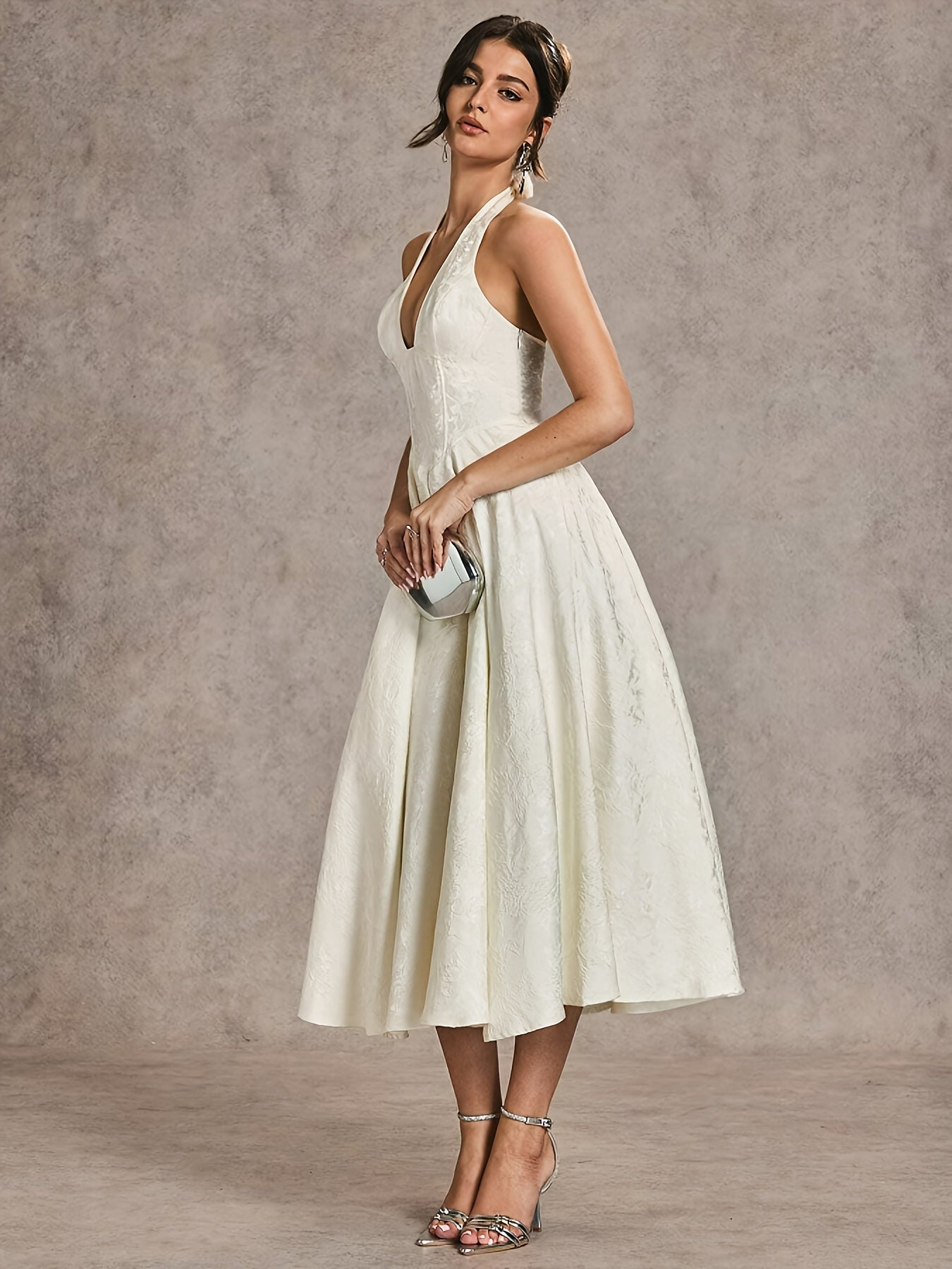 2025 New High-End Halter French Designer Light Wedding Dress with Jacquard Fabric, Sleeveless, Large Skirt, Elegant Little Dress for Women.