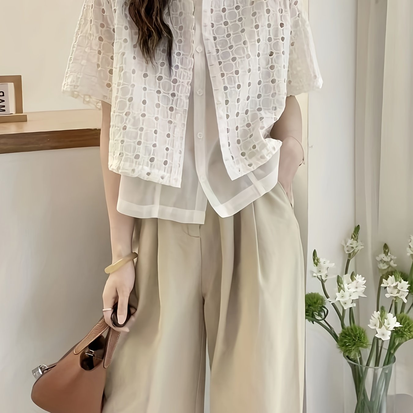 1 Women'S Summer Fake Two-Piece Short-Sleeved Shirt - Hollow Hook Flower Round Collar Open Single-Breasted Design, Loose, Thin And Breathable, Hollow Outer Layer And Thin Inner Lining, Comfortable And Versatile, Fashionable And High-End