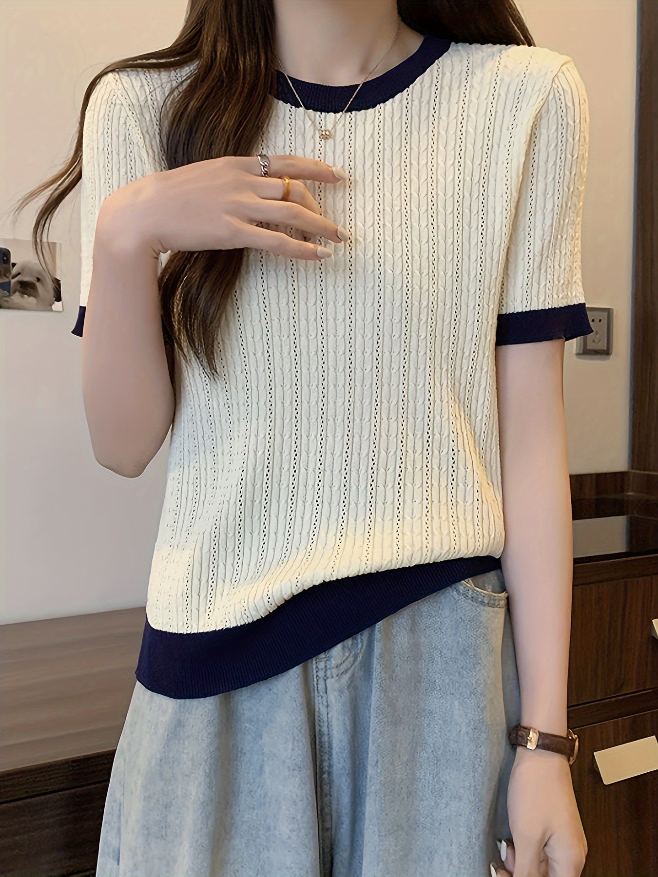 Women's Contrast Color Trim Round Neck Short Sleeve Sweater - High Elasticity Casual Pullover, All-Season Regular Fit Top with Navy & White Trim, Soft Stretchy for Everyday Casual Wear, Cute Sweaters